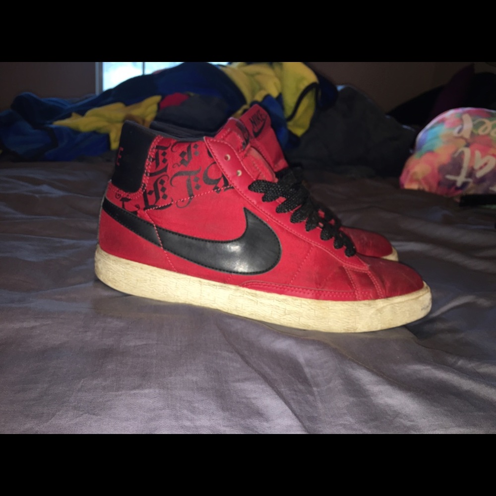 Men's Nike shoes size 10.5